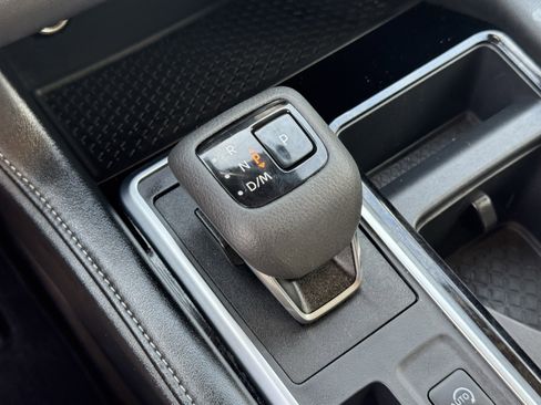 Used 2025 Nissan Pathfinder SV FWD image 22