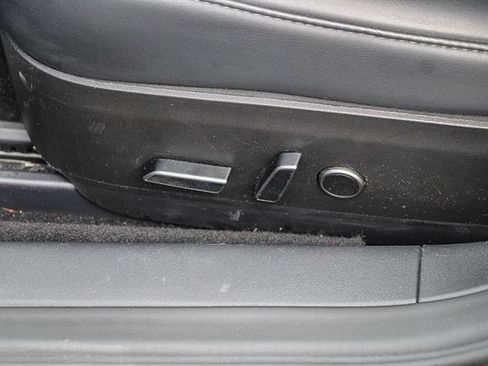 Used 2023 Tesla Model 3 Standard Range image 18