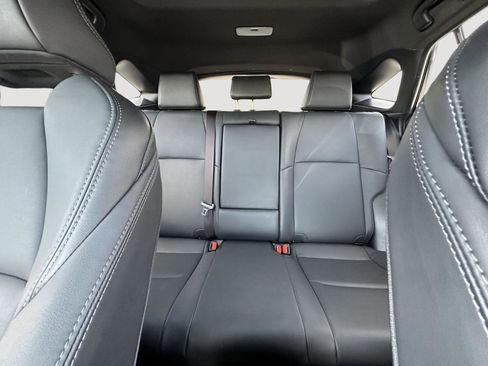 Used 2023 Toyota Venza Nightshade image 15