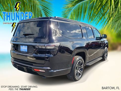 New 2026 Jeep Grand Wagoneer L 4WD w/ Premium Group I image 4
