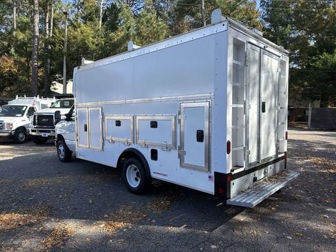 New 2026 Ford E-450 and Econoline 450 Super Duty w/ Power Equipment Group image 6