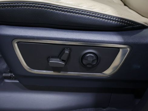 Used 2021 RAM 1500 Limited w/ Off Road Group AWD/4WD image 14