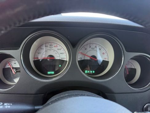 Used 2014 Dodge Challenger R/T image 9