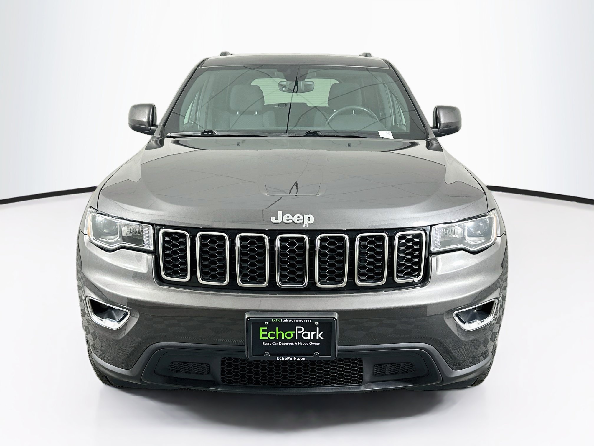 Used 2018 Jeep Grand Cherokee Laredo RWD image 2