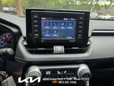 Used 2020 Toyota RAV4 LE AWD/4WD image 8