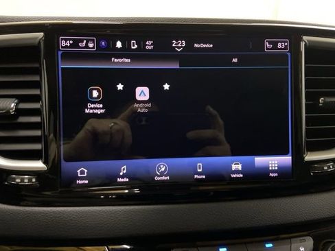 Used 2023 Chrysler Pacifica Touring-L image 49