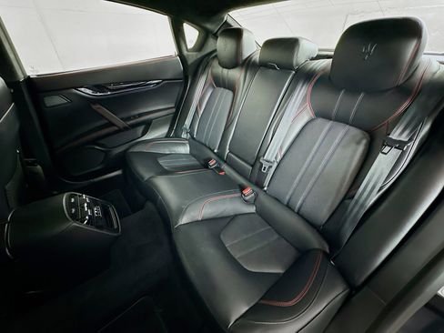 Used 2022 Maserati Quattroporte Modena Q4 AWD/4WD image 23