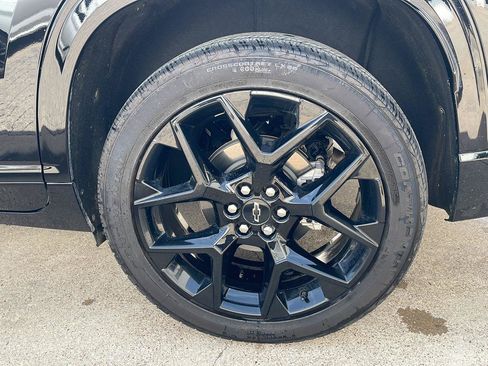 Used 2025 Chevrolet Traverse RS w/ LPO, Floor Liner Package FWD image 5