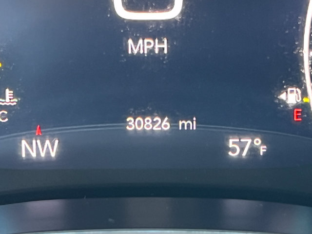 Used 2024 Chrysler Pacifica Touring-L AWD/4WD image 8