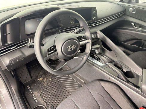 New 2026 Hyundai Elantra SE image 4