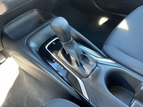 Used 2025 Toyota Corolla LE image 39