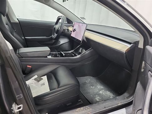 Used 2018 Tesla Model 3 Long Range image 6