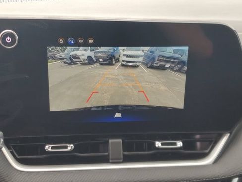 Used 2026 Chevrolet Equinox LT FWD image 25