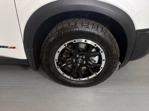 Used 2025 Nissan Pathfinder Rock Creek AWD/4WD image 10