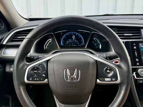 Used 2018 Honda Civic Touring image 22