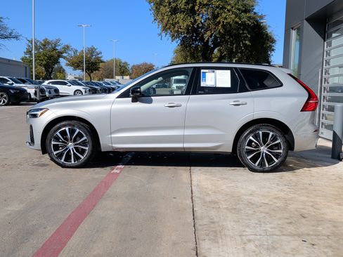 Used 2025 Volvo XC60 B5 Plus image 6