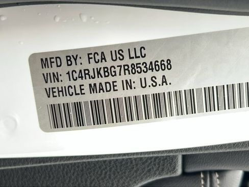 Used 2024 Jeep Grand Cherokee L Limited w/ Luxury Tech Group II image 33