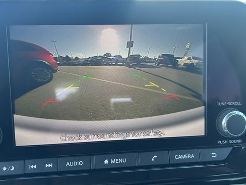 Used 2024 Nissan Pathfinder SV image 26