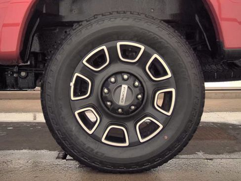 Used 2023 Ford F250 Platinum image 12