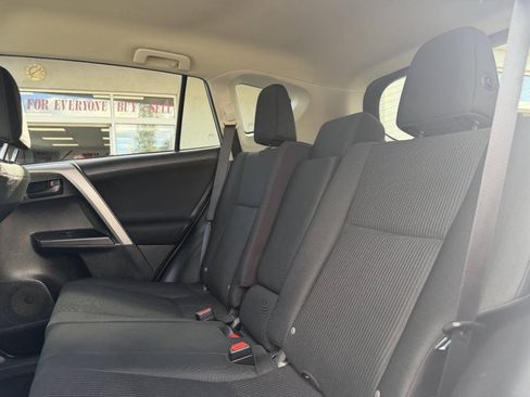 Used 2016 Toyota RAV4 LE AWD/4WD image 20