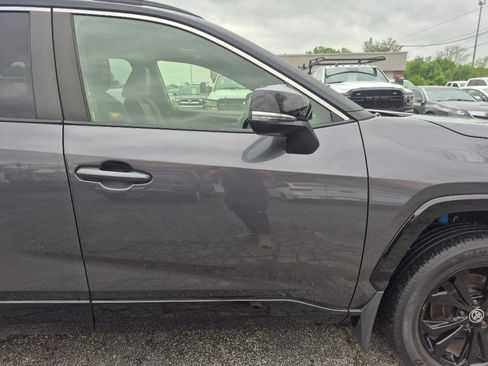 Used 2022 Toyota RAV4 XSE AWD/4WD image 9