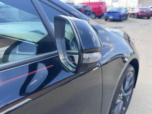 Used 2023 Toyota Corolla SE image 6