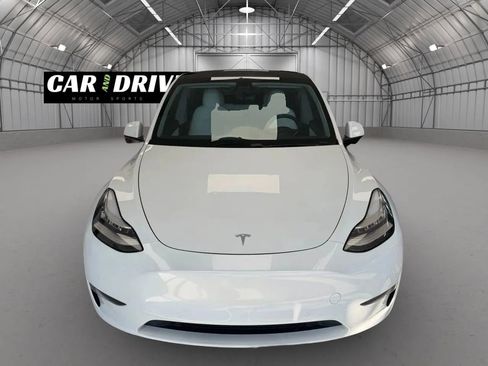 Used 2020 Tesla Model Y Long Range image 2