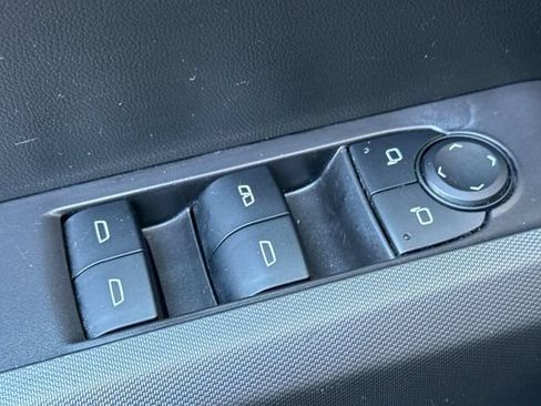 Used 2025 Chevrolet Colorado Trail Boss AWD/4WD image 12