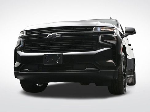 Used 2023 Chevrolet Suburban RST w/ Luxury Package AWD/4WD image 32