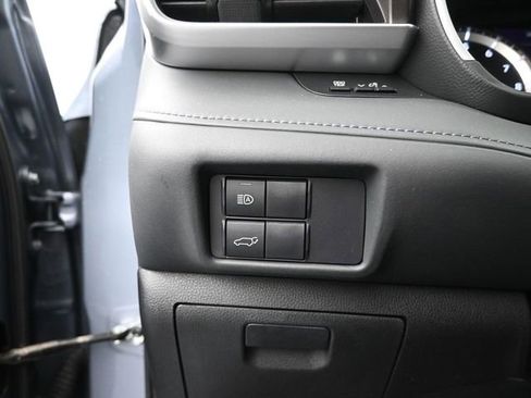 Used 2022 Toyota Highlander XLE image 21