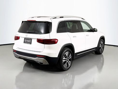 Used 2024 Mercedes-Benz GLB 250 4MATIC image 7