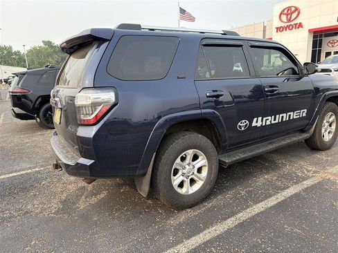 Used 2020 Toyota 4Runner SR5 Premium w/ Moonroof Package AWD/4WD image 3