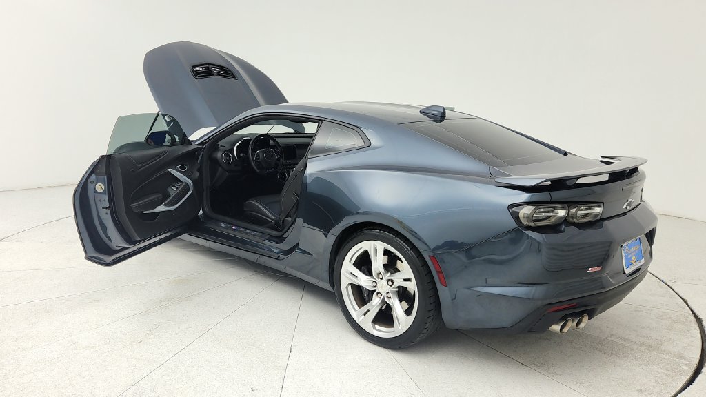 Used 2021 Chevrolet Camaro SS RWD image 11
