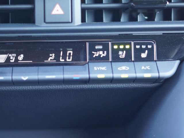 Certified 2026 Toyota Crown AWD/4WD image 30