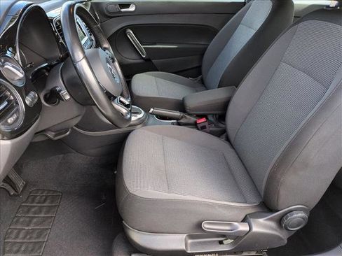 Used 2019 Volkswagen Beetle S image 15