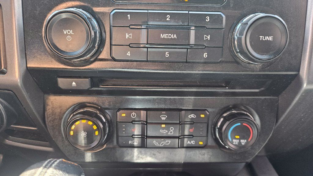 Used 2017 Ford F150 XLT w/ Equipment Group 302A Luxury AWD/4WD image 35