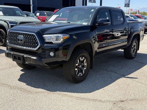 Used 2019 Toyota Tacoma TRD Off-Road w/ TRD Premium Off Road Package AWD/4WD image 3