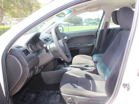 Used 2009 Ford Fusion SE FWD image 9