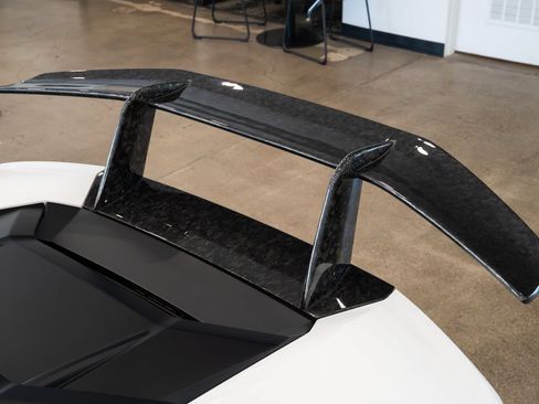 Used 2017 Lamborghini Huracan LP 580-2 RWD image 8