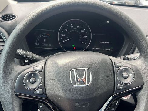 Used 2022 Honda HR-V EX image 10