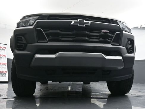 Used 2023 Chevrolet Colorado Trail Boss image 19