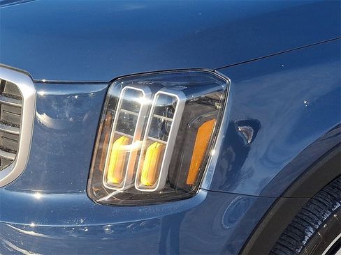 Used 2024 Kia Telluride S w/ S Sunroof Package image 9