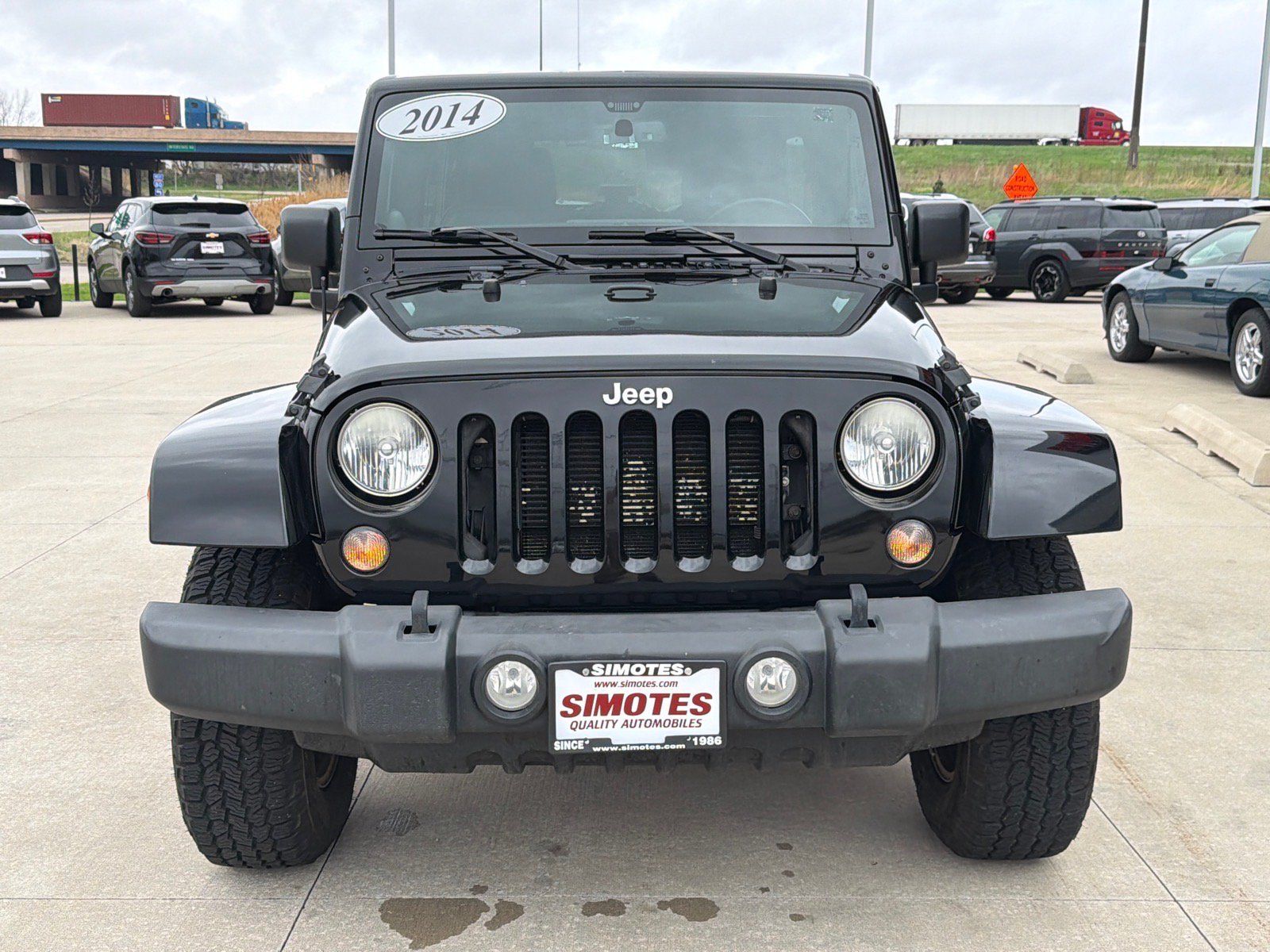 Used 2014 Jeep Wrangler Unlimited Rubicon w/ Connectivity Group AWD/4WD image 3
