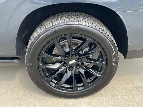 Used 2021 Cadillac Escalade ESV Sport Platinum image 11