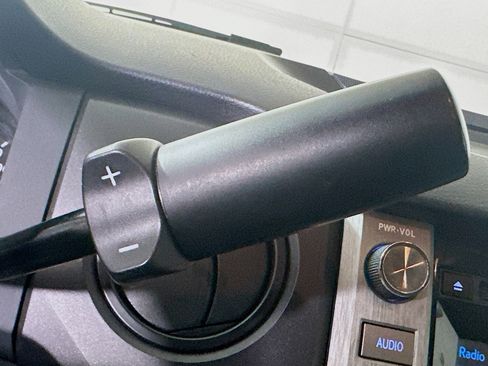 Used 2018 Toyota Tundra SR5 image 19