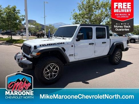 Used 2024 Jeep Gladiator Rubicon w/ Convenience Group AWD/4WD image 3
