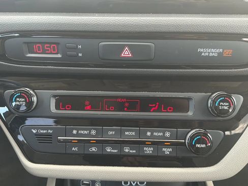 Used 2016 Kia Sedona EX FWD image 15