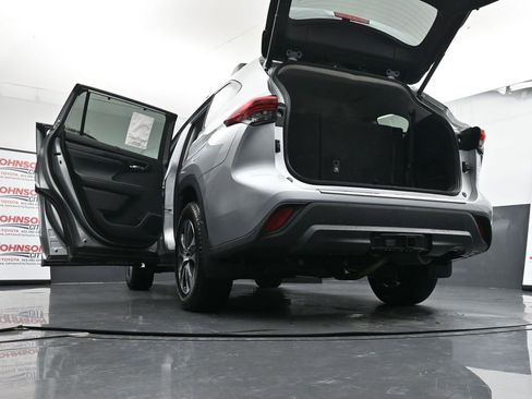 Used 2022 Toyota Highlander XLE image 51