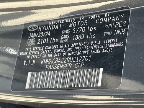 Used 2024 Hyundai Venue SEL FWD image 29