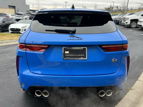 Certified 2024 Jaguar F-PACE SVR image 6